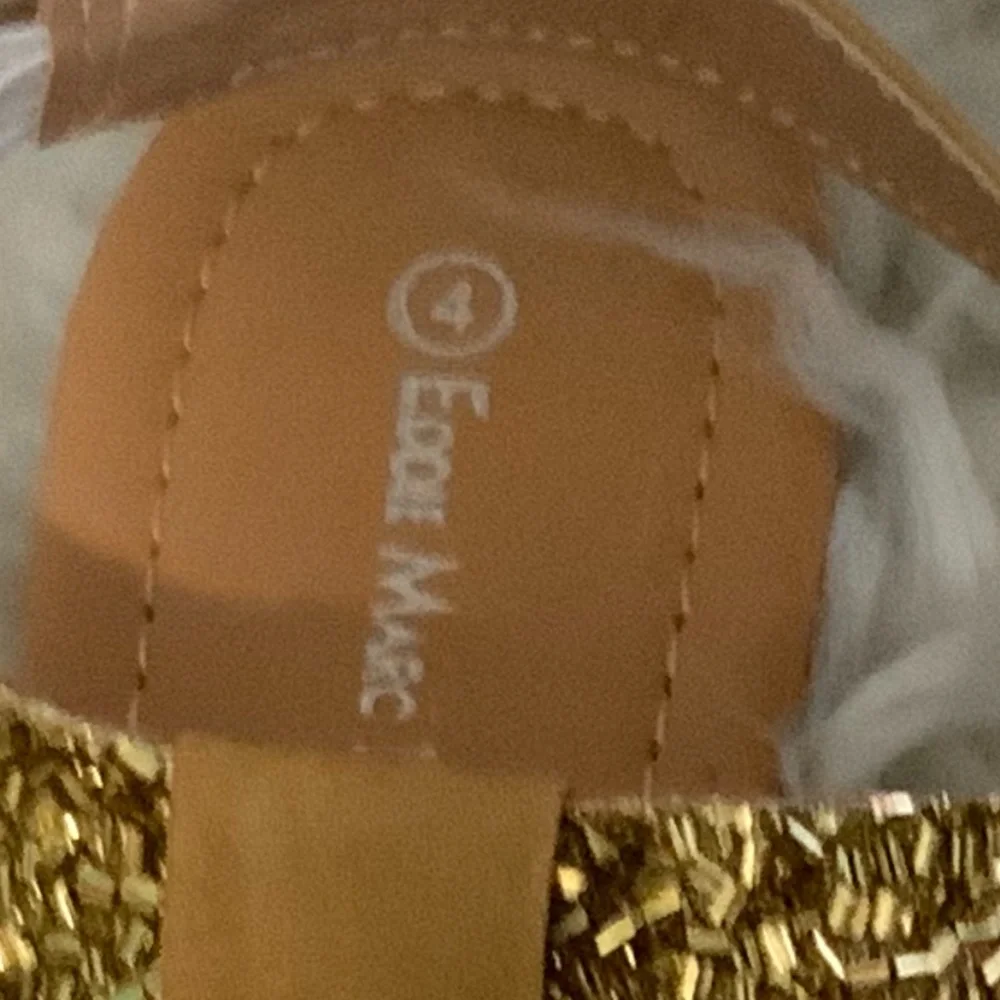 Eddie Marc Girls Kids sandals brown shoes with gold metallic accents Size 4 New